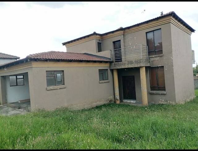 4 BEDROOM HOUSE FOR SALE IN ZAKARIYYA PARK